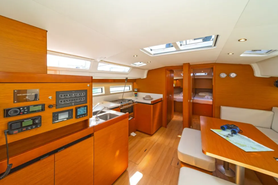 Sun Odyssey 490
