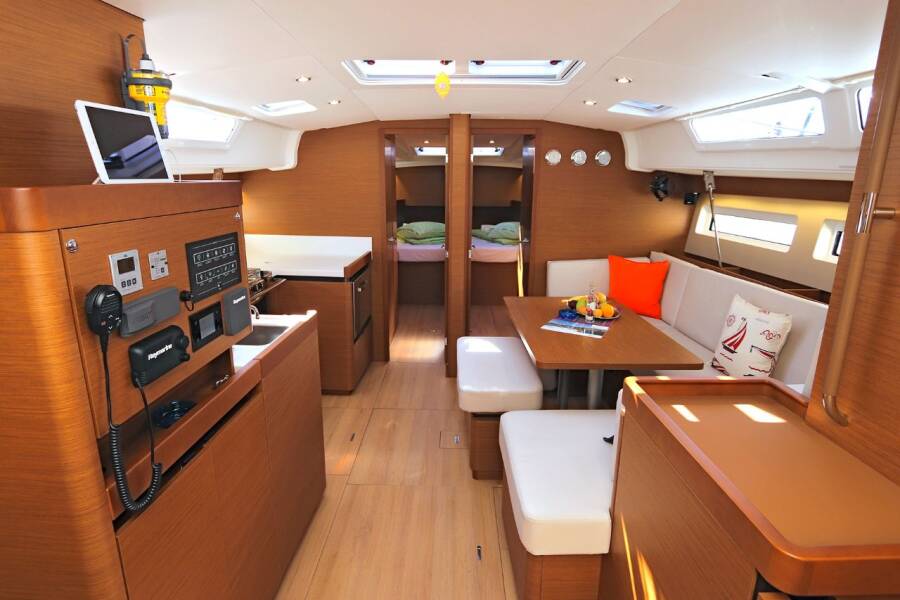 Sun Odyssey 490