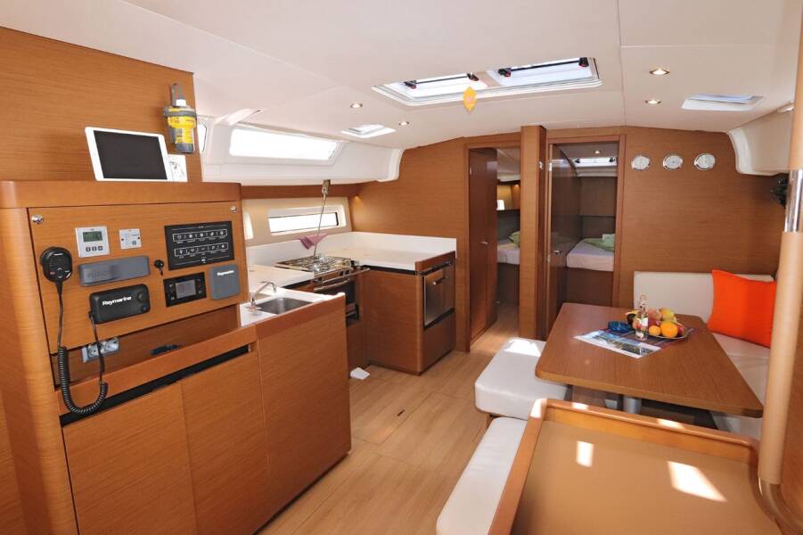 Sun Odyssey 490