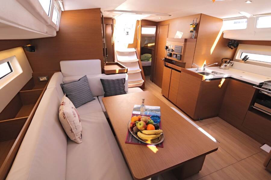 Sun Odyssey 490