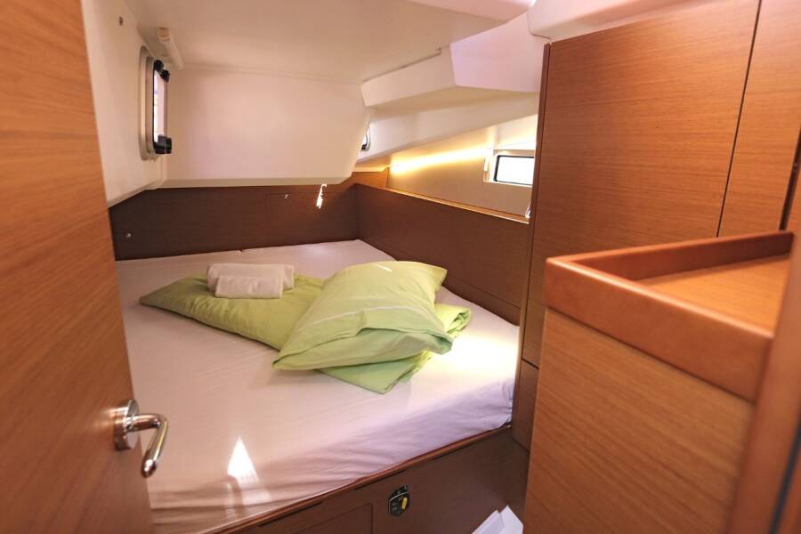 Sun Odyssey 490