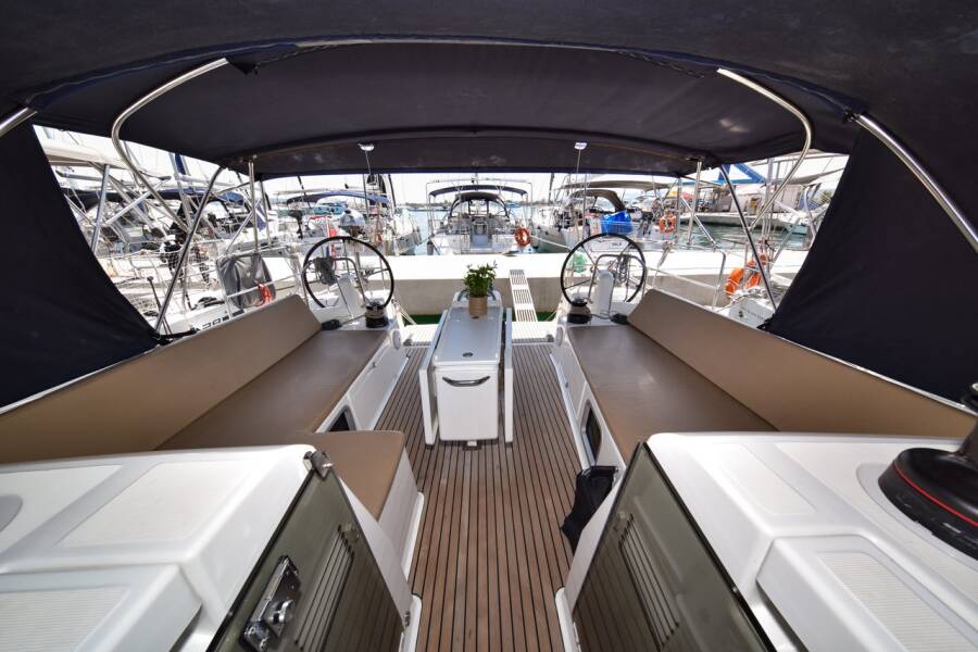 Sun Odyssey 490