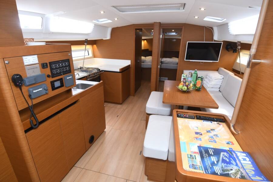 Sun Odyssey 490