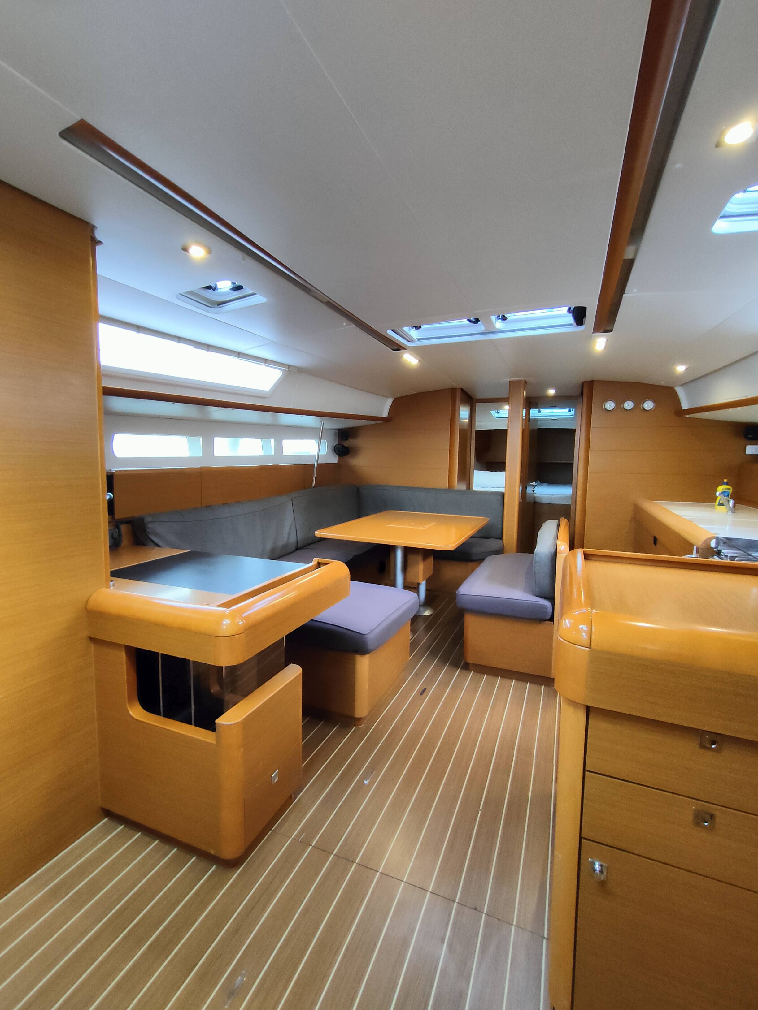Sun Odyssey 519