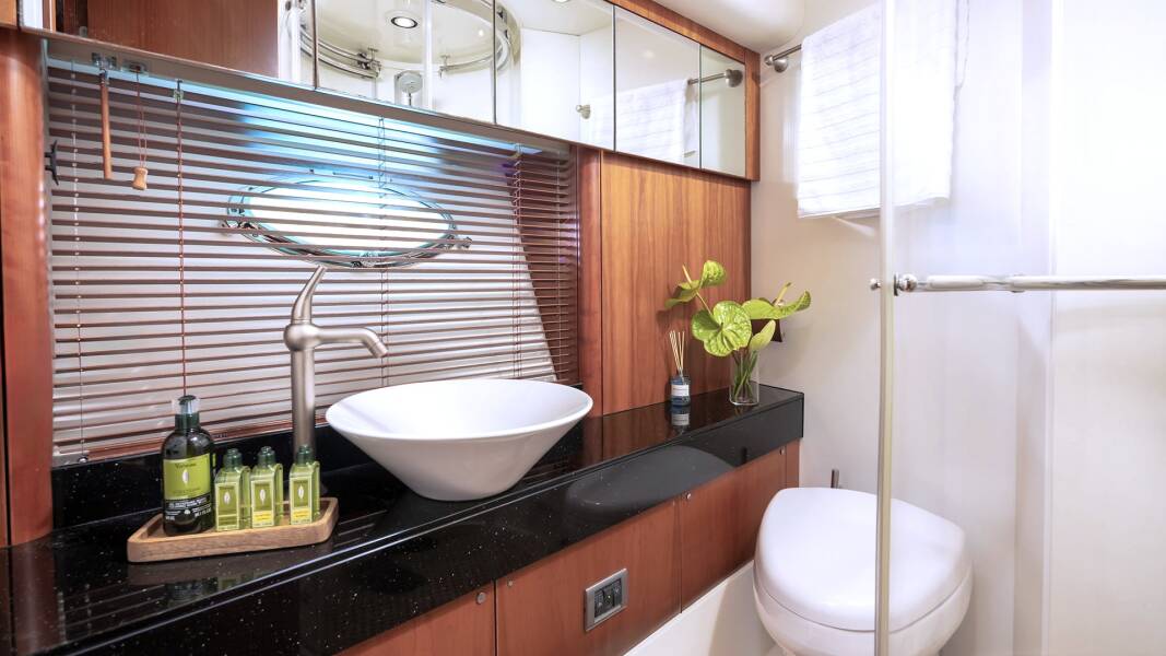 Sunseeker Predator 72