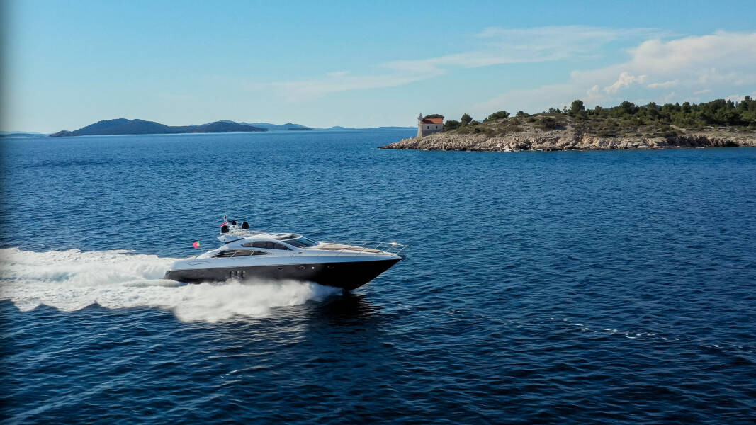 Sunseeker Predator 72